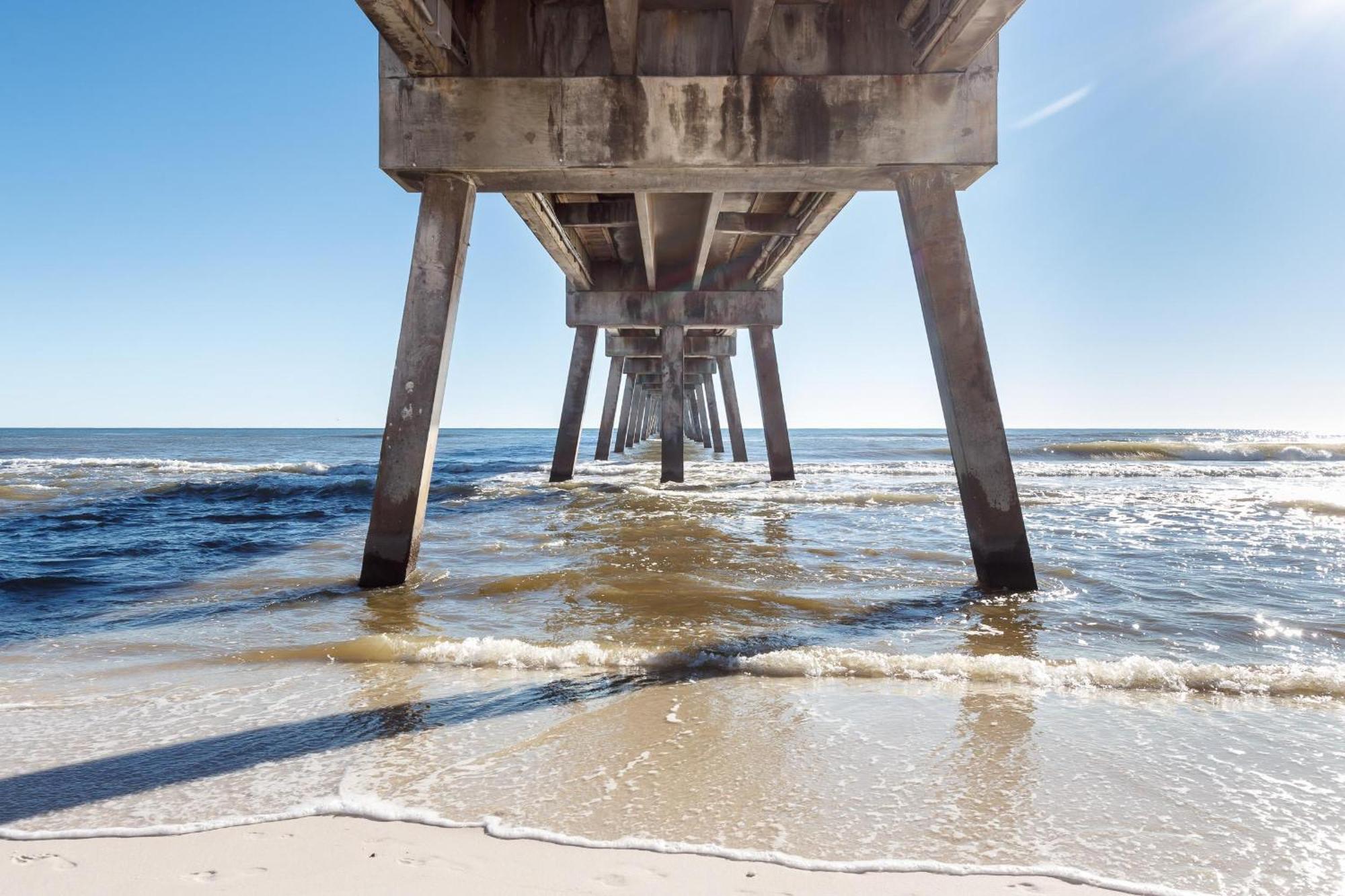 Nautilus 1201 - Gulf Front 2 Bedroom Huge Wrap Around Balcony 2Nd Floor! Fort Walton Beach Exterior photo
