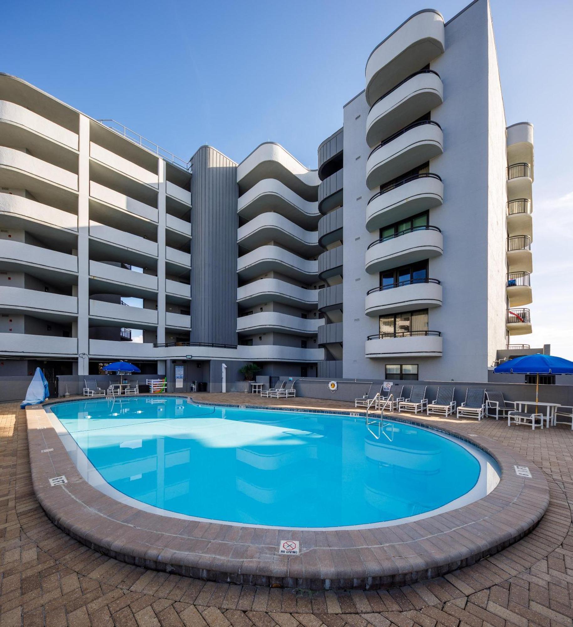 Nautilus 1201 - Gulf Front 2 Bedroom Huge Wrap Around Balcony 2Nd Floor! Fort Walton Beach Exterior photo